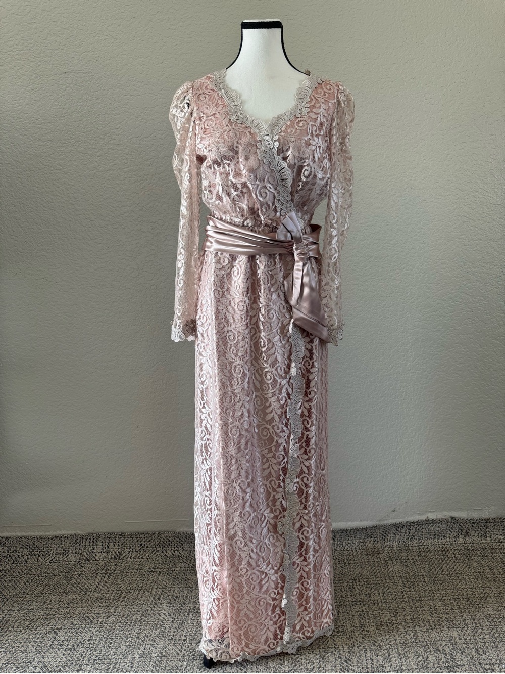 Vintage Alicia 1970’s Lace Maxi Dress Blush Pink Romantic Vintage Sz 5